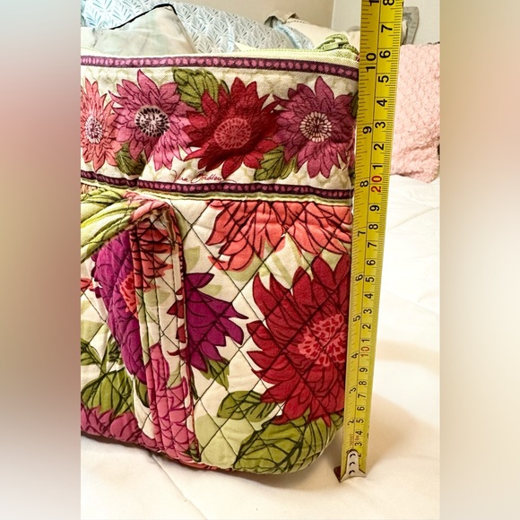 Vera Bradley Quilted Purse Tote in Hello Dahlia Pattern - Picture 14 of 15